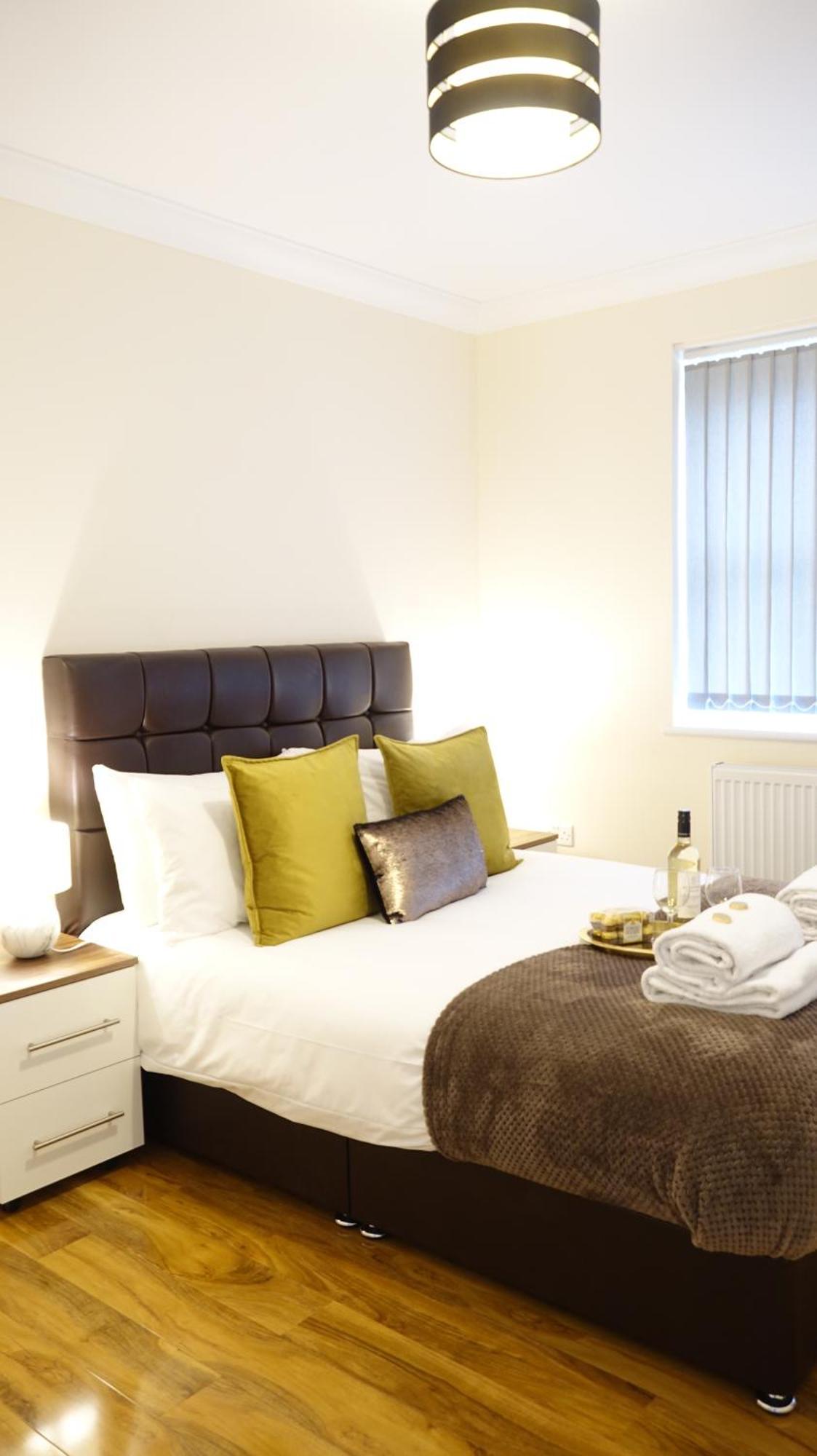 Luxury 2 Bed 2 Bath - Free Parking - 5Min To Airport - Sleeps 6 Apartamento Ashford  Exterior foto