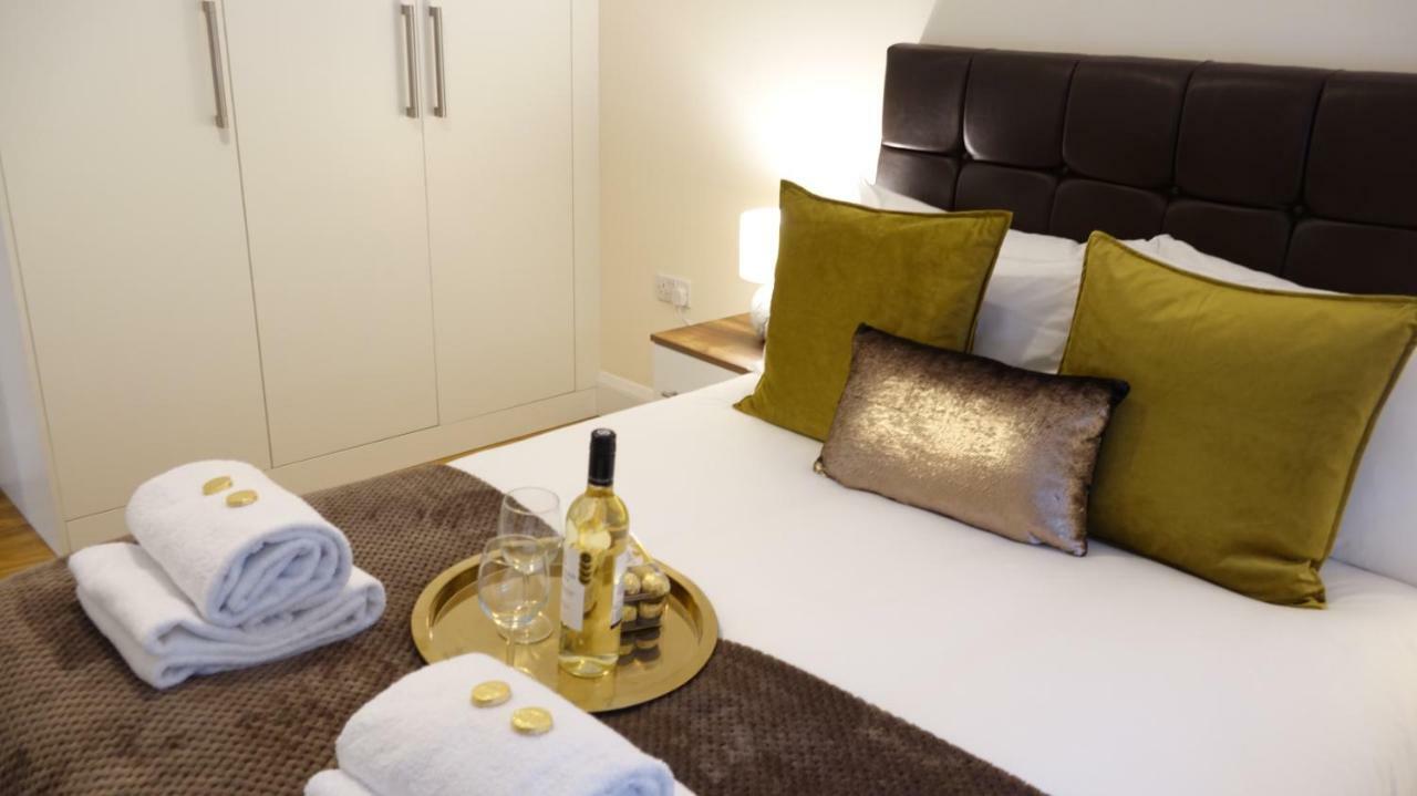 Luxury 2 Bed 2 Bath - Free Parking - 5Min To Airport - Sleeps 6 Apartamento Ashford  Exterior foto
