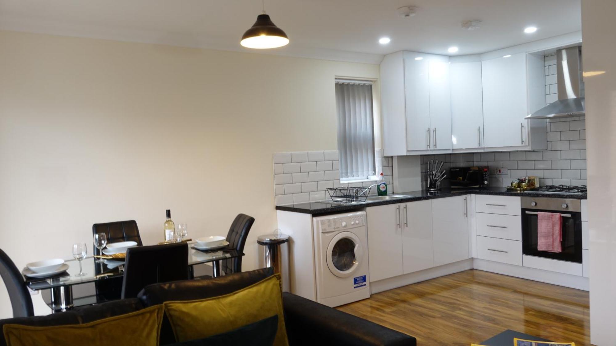 Luxury 2 Bed 2 Bath - Free Parking - 5Min To Airport - Sleeps 6 Apartamento Ashford  Exterior foto