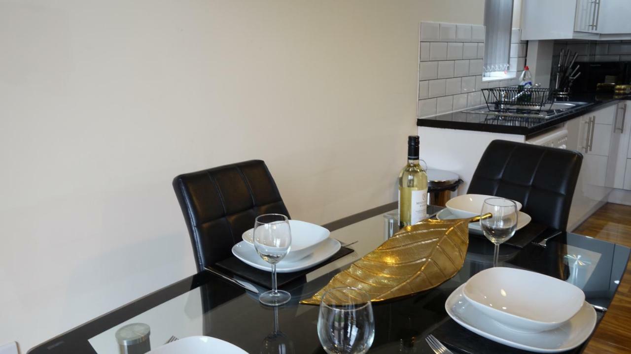 Luxury 2 Bed 2 Bath - Free Parking - 5Min To Airport - Sleeps 6 Apartamento Ashford  Exterior foto