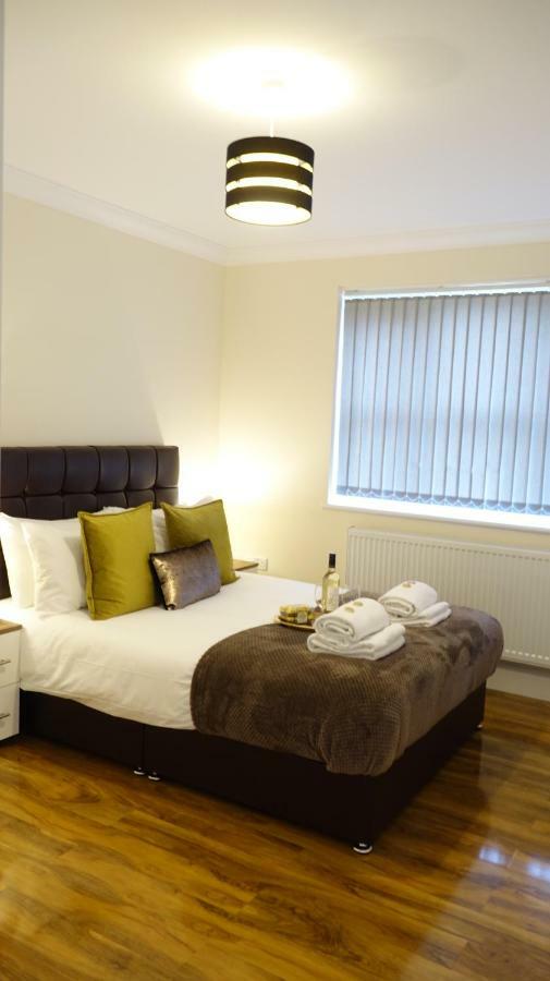 Luxury 2 Bed 2 Bath - Free Parking - 5Min To Airport - Sleeps 6 Apartamento Ashford  Exterior foto
