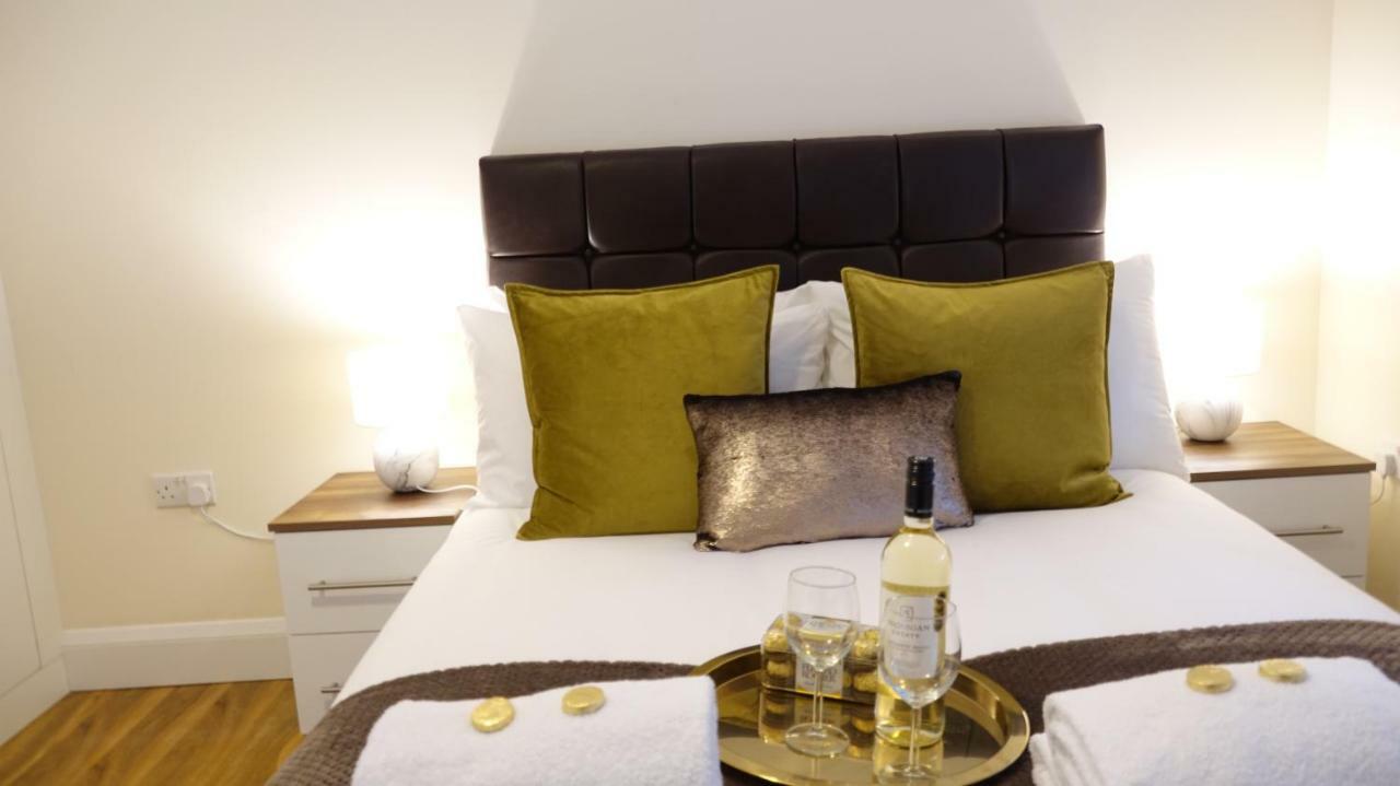 Luxury 2 Bed 2 Bath - Free Parking - 5Min To Airport - Sleeps 6 Apartamento Ashford  Exterior foto