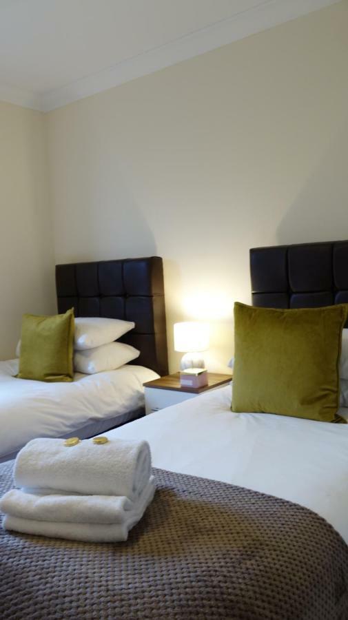 Luxury 2 Bed 2 Bath - Free Parking - 5Min To Airport - Sleeps 6 Apartamento Ashford  Exterior foto