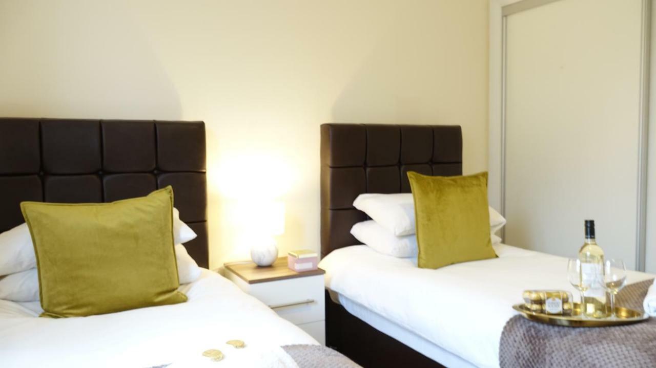 Luxury 2 Bed 2 Bath - Free Parking - 5Min To Airport - Sleeps 6 Apartamento Ashford  Exterior foto