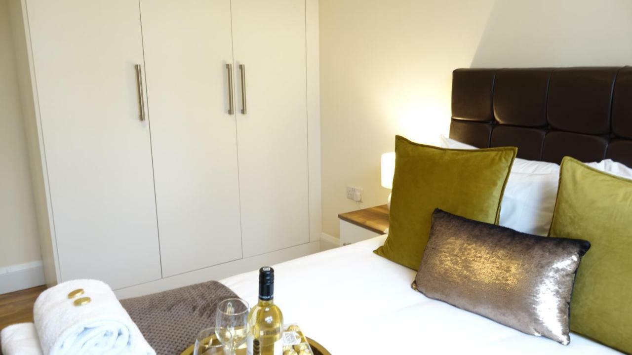 Luxury 2 Bed 2 Bath - Free Parking - 5Min To Airport - Sleeps 6 Apartamento Ashford  Exterior foto