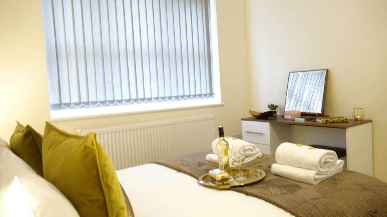 Luxury 2 Bed 2 Bath - Free Parking - 5Min To Airport - Sleeps 6 Apartamento Ashford  Exterior foto